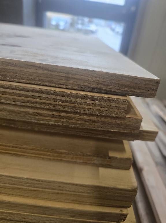 Articoli in legno: Massive Holzplatten  20CHF pro Stück – Usato da Schwerzenbach venduto da emirdaglim03 3