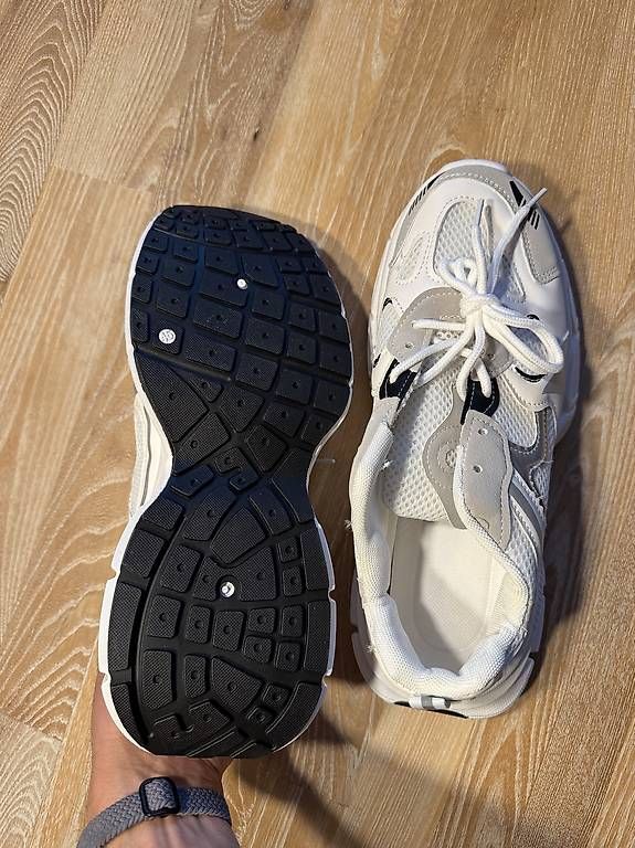 Scarpe da uomo: Sportschuhe Grösse 45 – Usato da Meilen venduto da DavideL02 1
