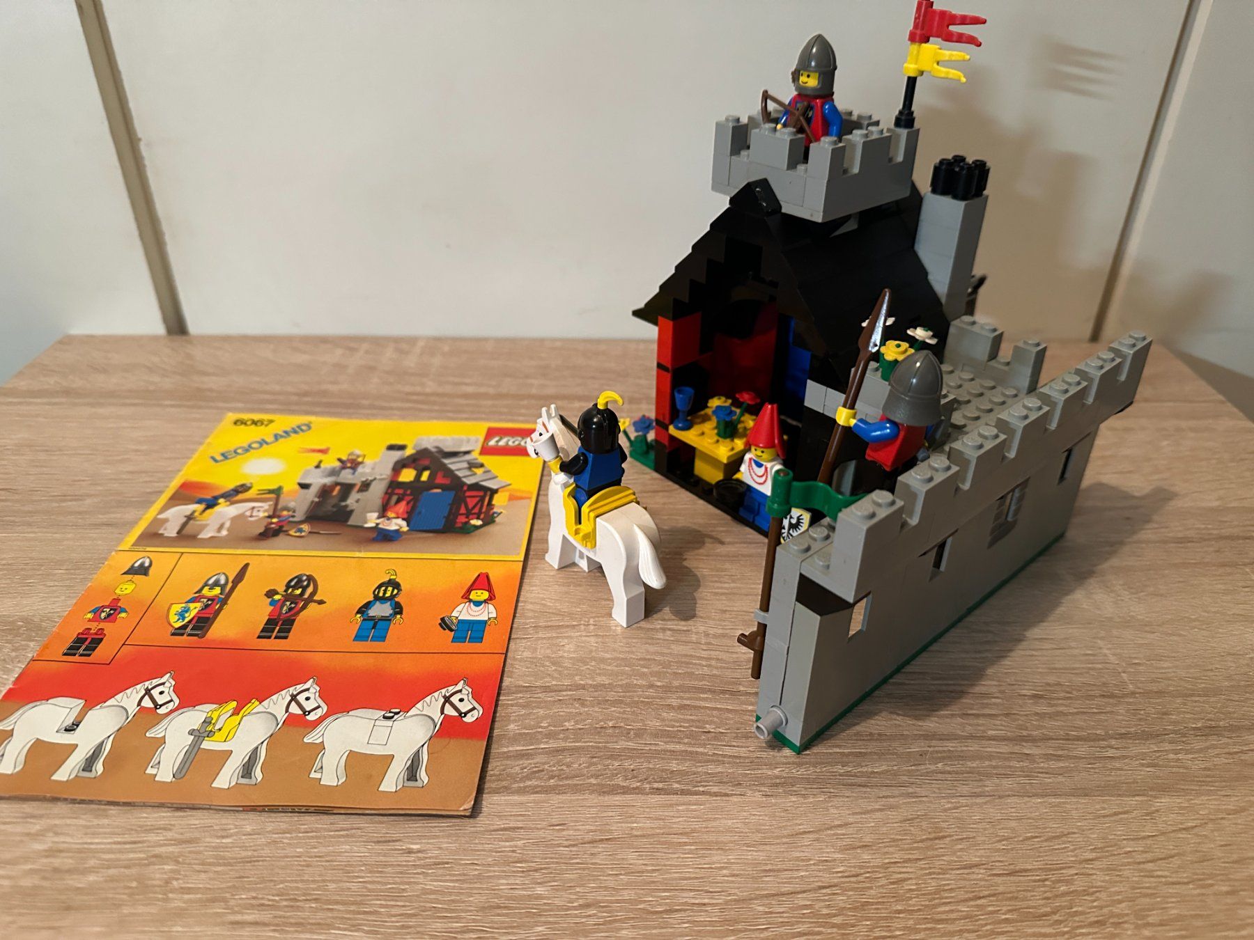 Lego Baukästen: LEGO Ritter 6067 Guarded Inn – Gebraucht aus Basel von Don-Angel 1