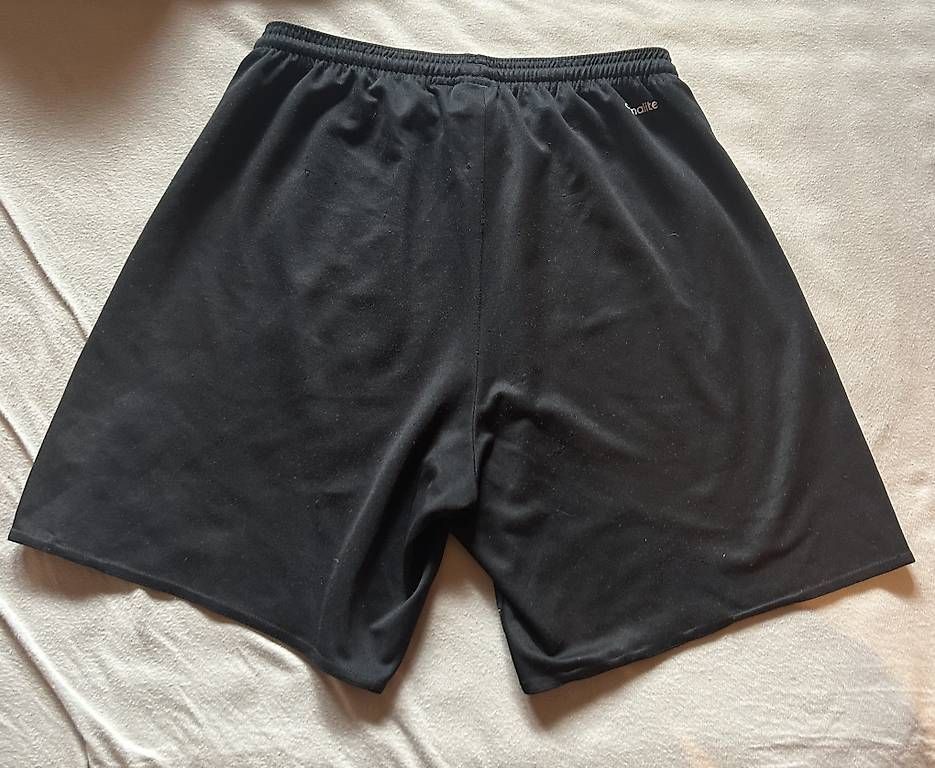 Pantaloni: Adidas Sporthose schwarz – Usato da Trub venduto da elinschleiderschrank 2
