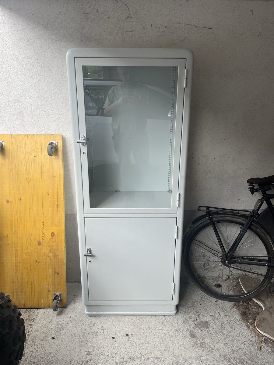 Schränke: Métallique – Gebraucht aus Albeuve von pan_bbw9 1
