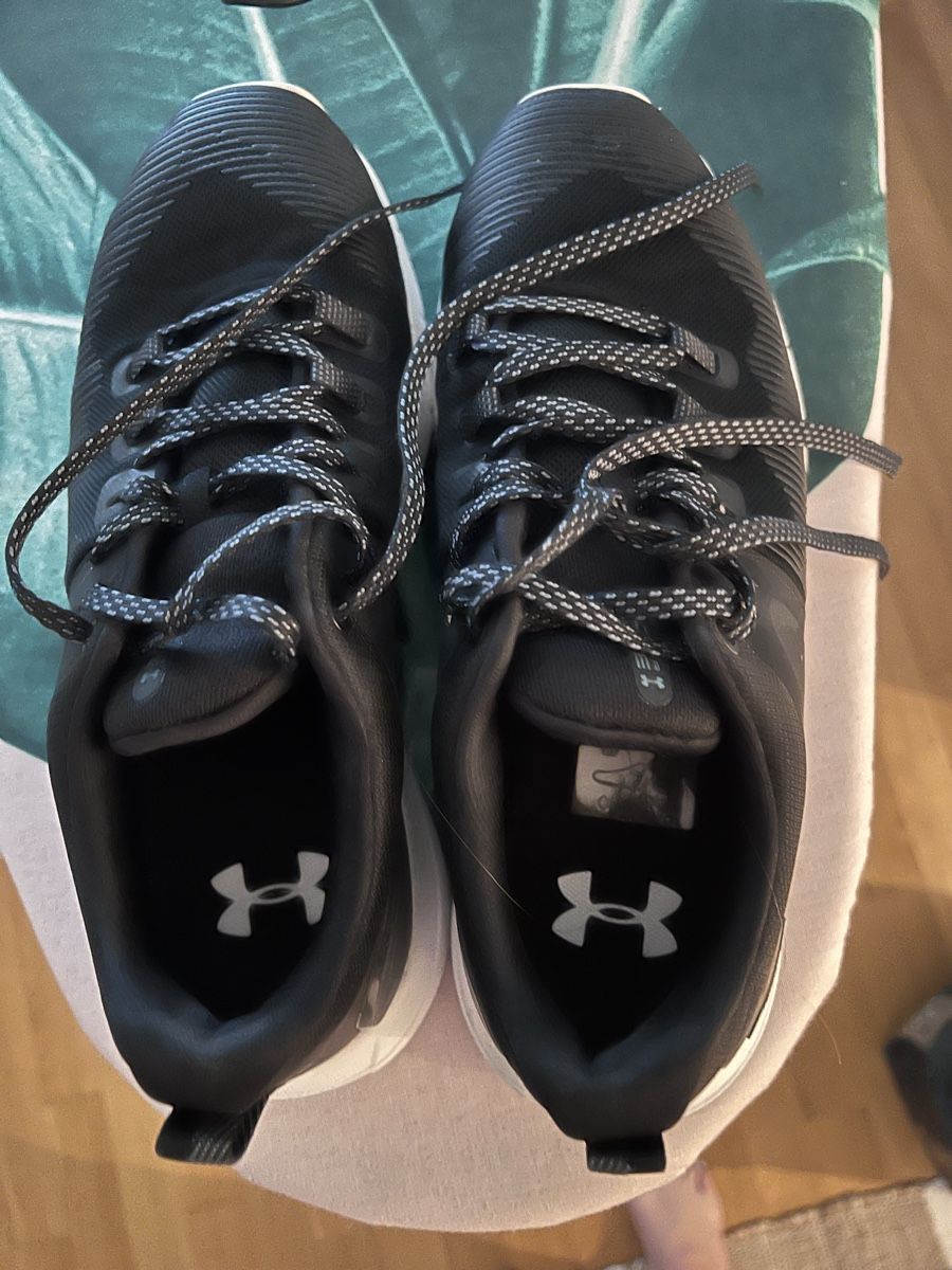 Scarpe da donna: Under armor trainers 38.5 – Usato da Zurich venduto da amf_k7k2