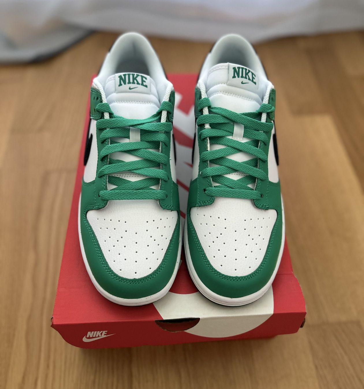 Nike Herrenschuhe: Nike Dunk Low Celtics - Grösse 43 - NEU & OVP – Neu und originalverpackt aus Fehraltorf von essah4life 1