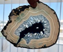 Agat Scheibe blau mit zentraler Geode, Unikat, ca. 20cm