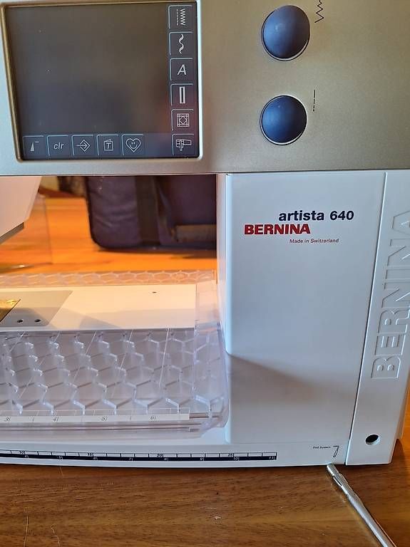 Macchine da cucire: Bernina Nähmaschine – Usato da Buochs venduto da Jestertier 1