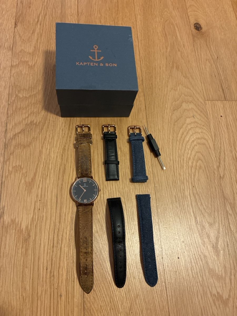 Kapten & Son Orologi: Kapten & Son Uhr, Gold Schwarz, 3 Armbänder – Usato da Zürich venduto da flavio1112