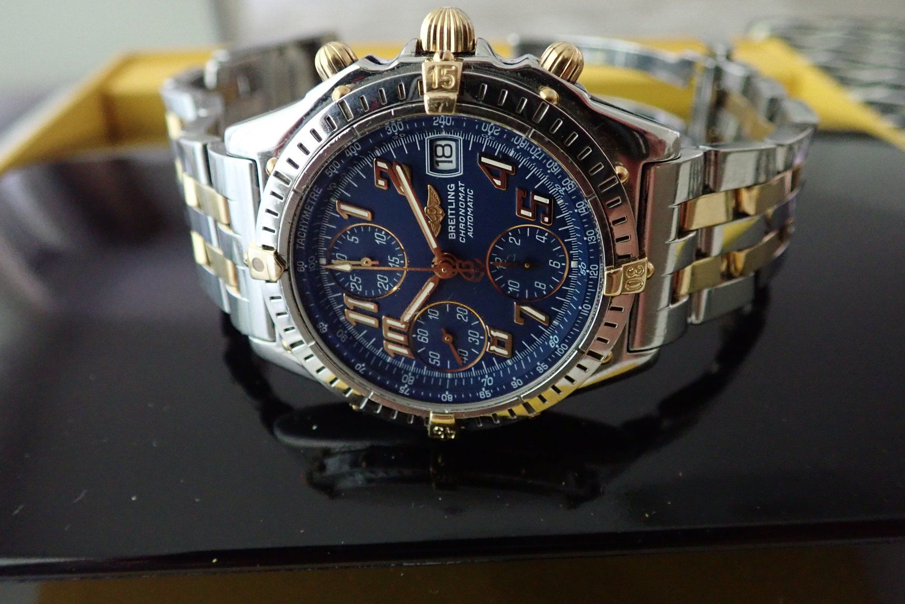 Breitling Orologi: BRIETLING CHRONOMAT AUTOMATIC 18K, GOLD STAHL 100M. – Usato da Wohlen AG venduto da superwatchesteam 1