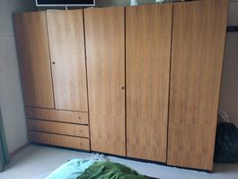 Grosser Kleiderschrank, Holz, vintage Stil, Top Zustand