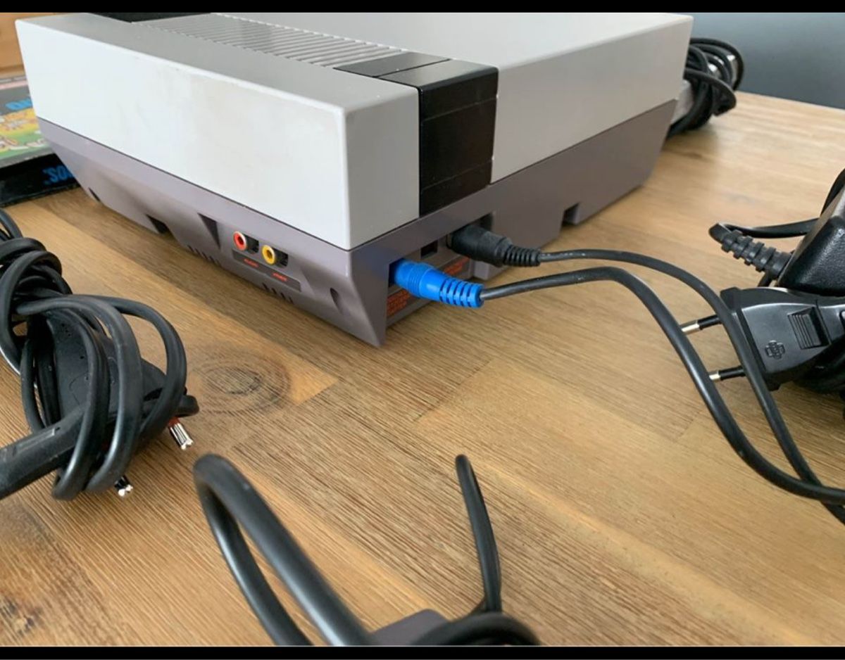 Nintendo Console: Nintendo 1985 – Usato da Widnau venduto da WidnauSG_9443 3