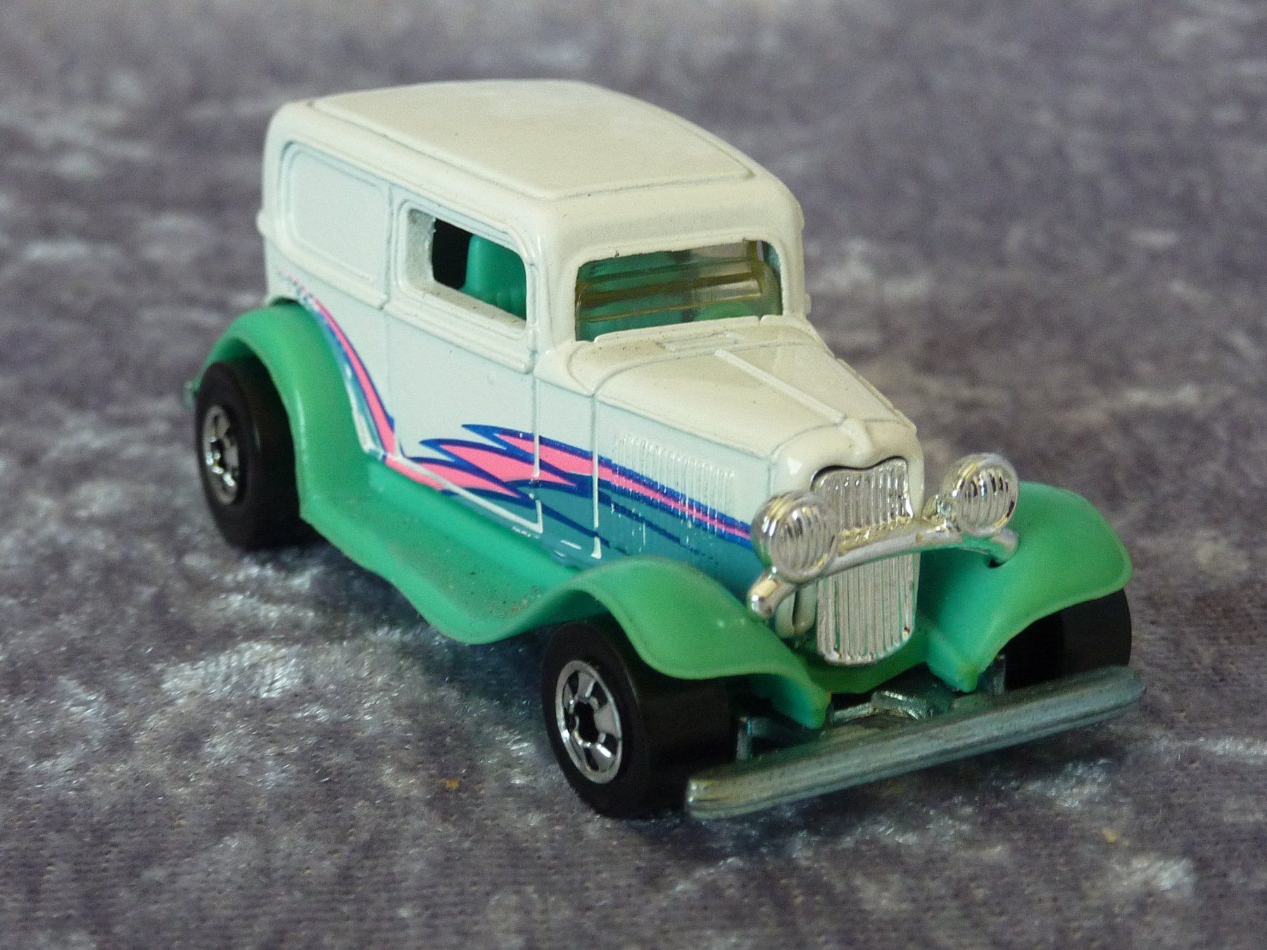 Hot Wheels Modellini d'auto: '32 Ford Delivery mint 1:64 – Usato da Dürrenäsch venduto da Cobra1ch 1