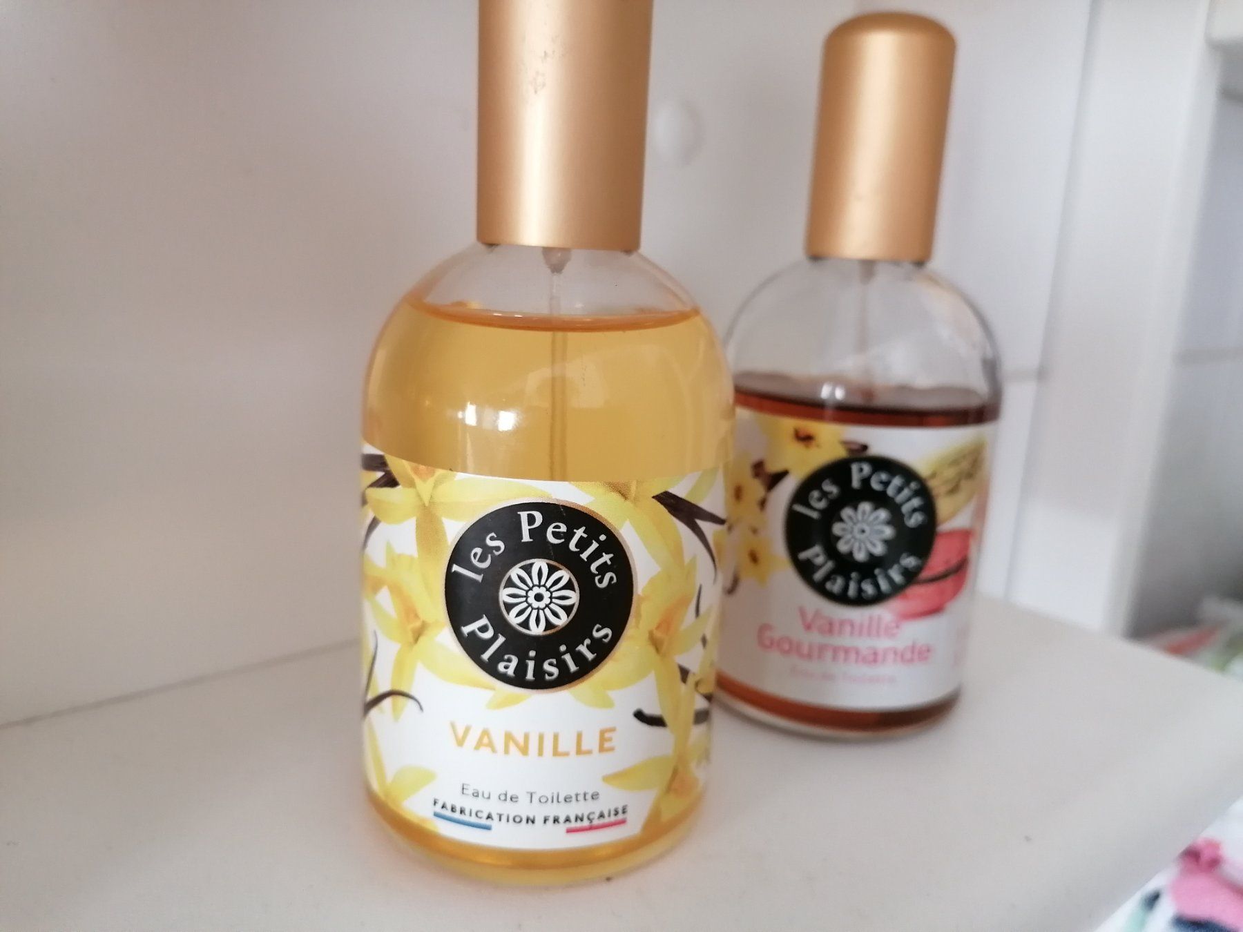 Parfum & Eau de Toilette: Vanille Parfum 2x – Gebraucht aus Bösingen von Freejack69 1