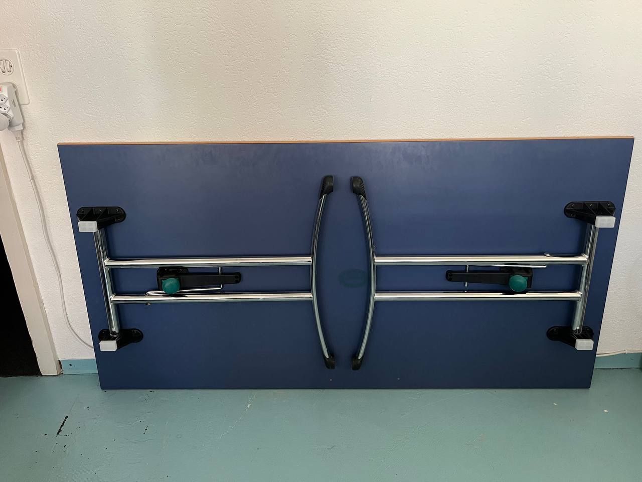 Scrivanie: Tisch, Schreibtisch, Desk, BRUNE. – Usato da Zürich venduto da ana_58y2 3