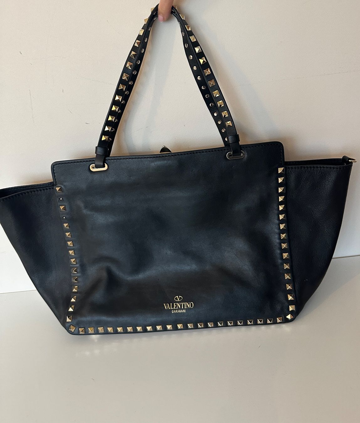 Valentino Taschen für Damen: Valentino Rockstud Medium – Gebraucht aus Horgen von Auction-Kings 1