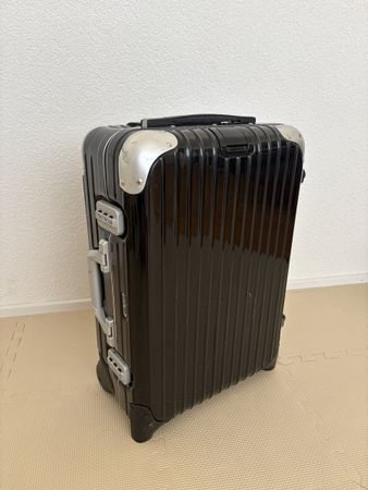 Rimowa 2 wheels carry-on luggage