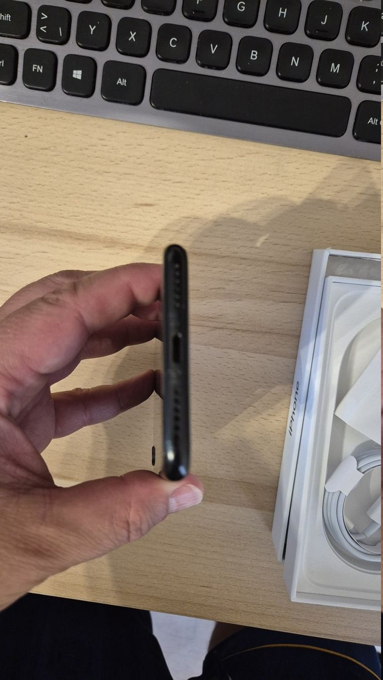 Apple Handys / Smartphones: iPhone SE 2020 64GB Black 3017 – Gebraucht aus Münchenbuchsee von MV_Solutions 5