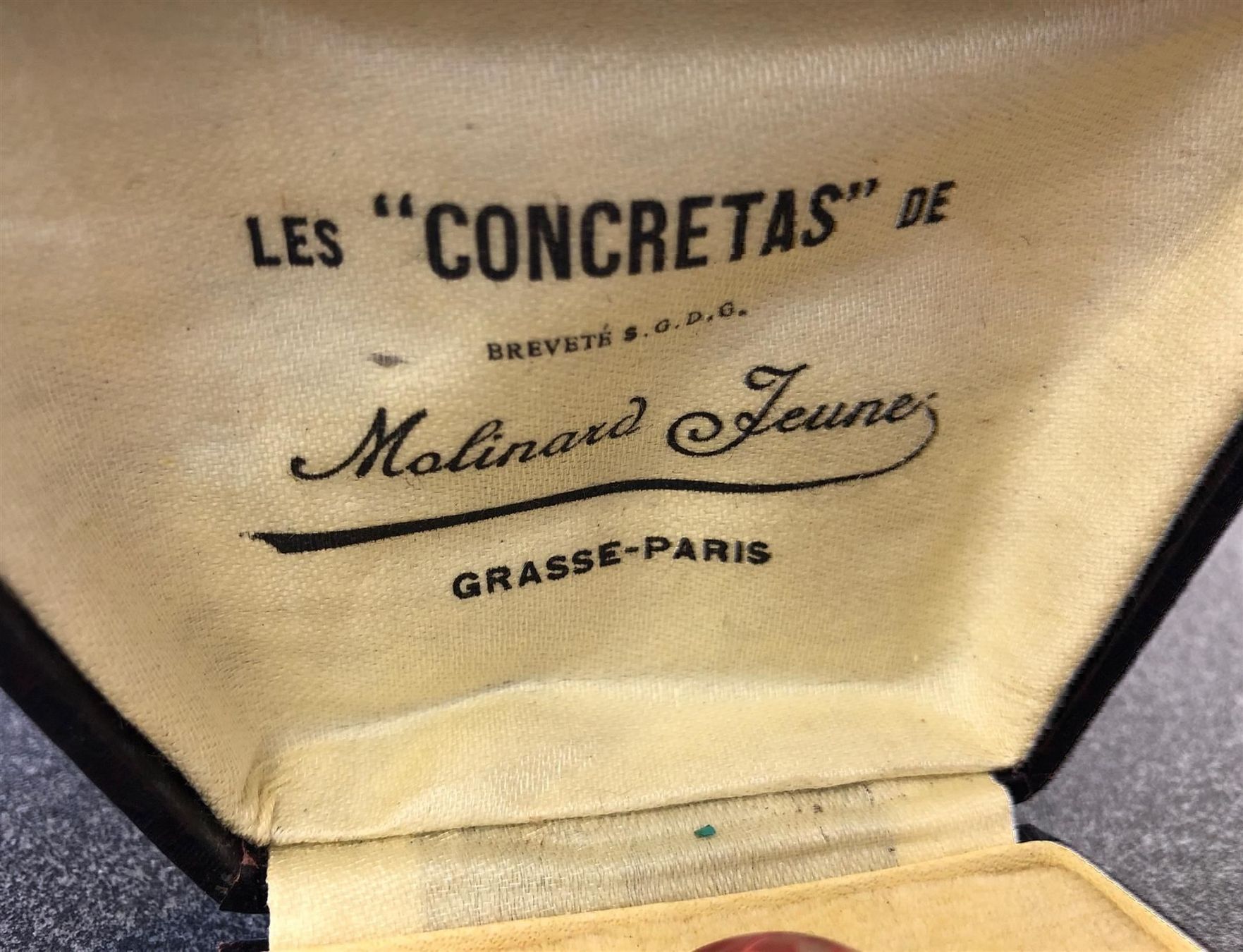 Balenciaga Parfum & Eau de Toilette: Museumsstück PARFUM um 1920 GRASSE PARIS – Gebraucht aus Lufingen von Rac0 2