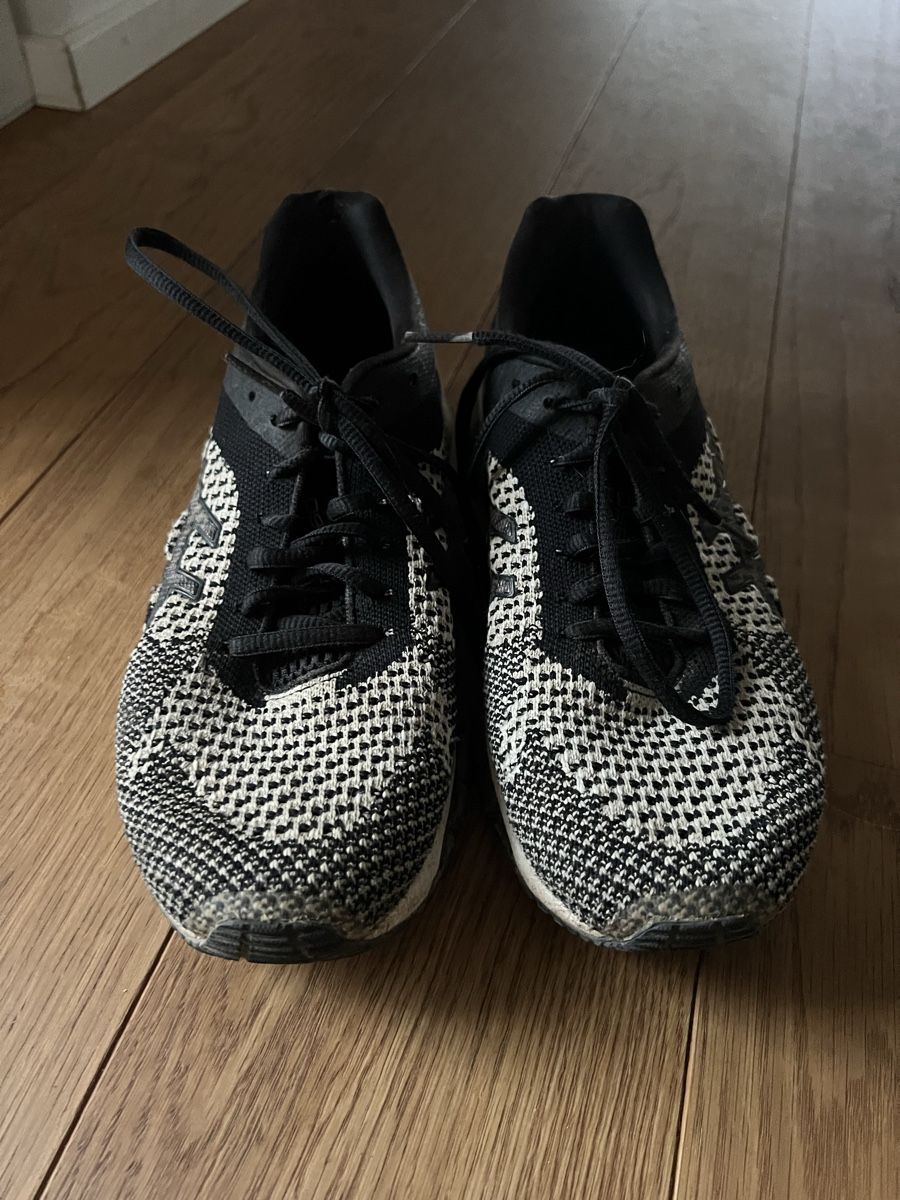 Asics Damenschuhe: Asics Laufschuh, schwarz & weiss – Gebraucht aus Erlenbach von paulina.rad 1
