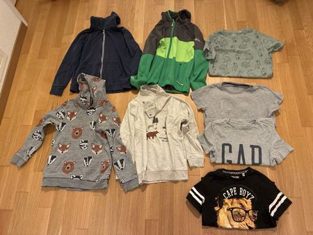 Jungen Kleiderpaket 8 Teile Pullover und T-Shirts 