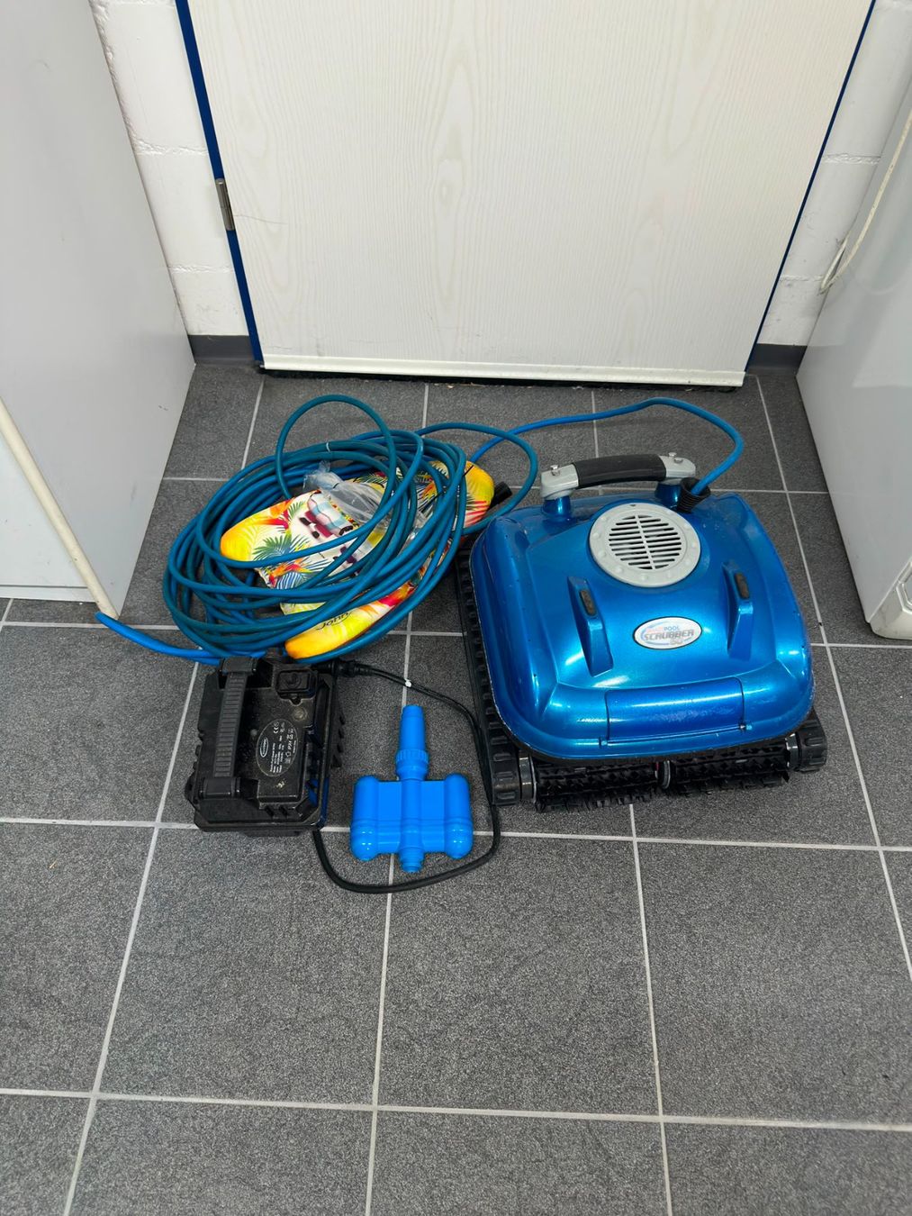 Accessoires de piscine: SmartPool Scrubber 60 (defekt / Teilespender) – Défectueux à Kirchleerau par KA-MA