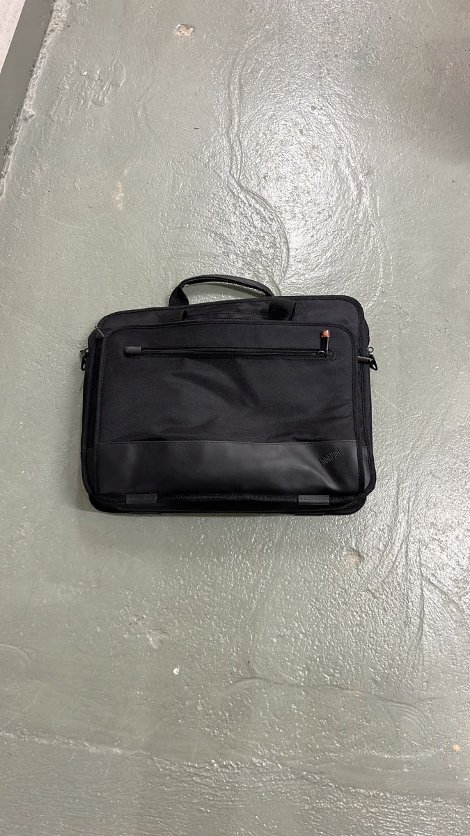 Borse: Elegante Businesstasche thinkpad – Nuovo (secondo la descrizione) da Bern venduto da versace05