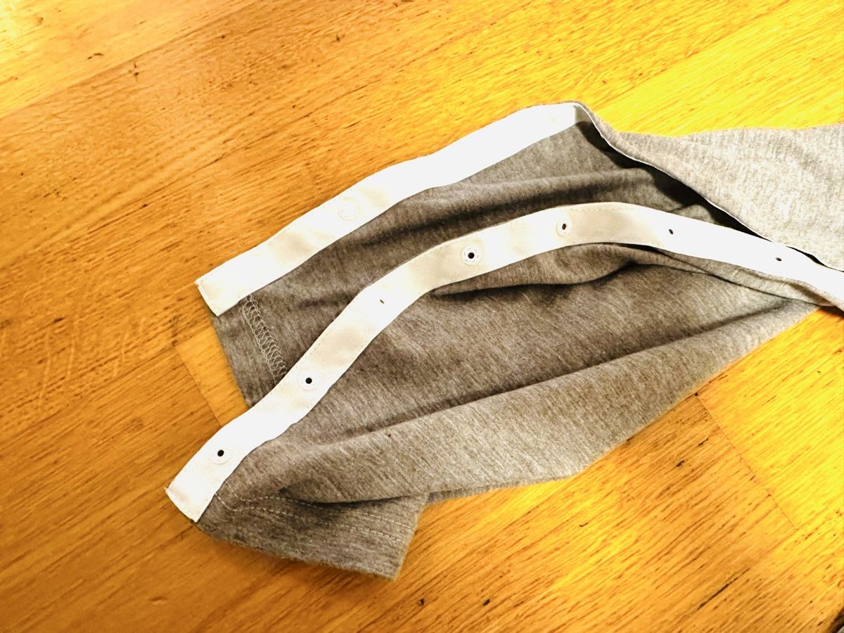 T-shirt: Langarm Shirt - seitlich offen mit Klettverschluss – Usato da Thalwil venduto da Thommy_nau 2