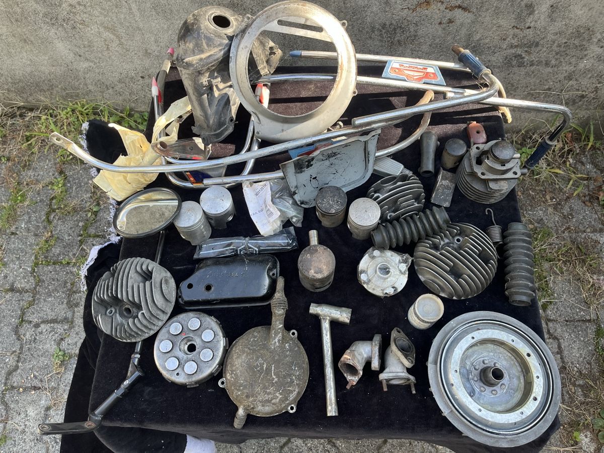 Vespa Tutti pezzi di ricambio per scooter: Lot Vespa Teile – Usato da Thun venduto da Cpia 9