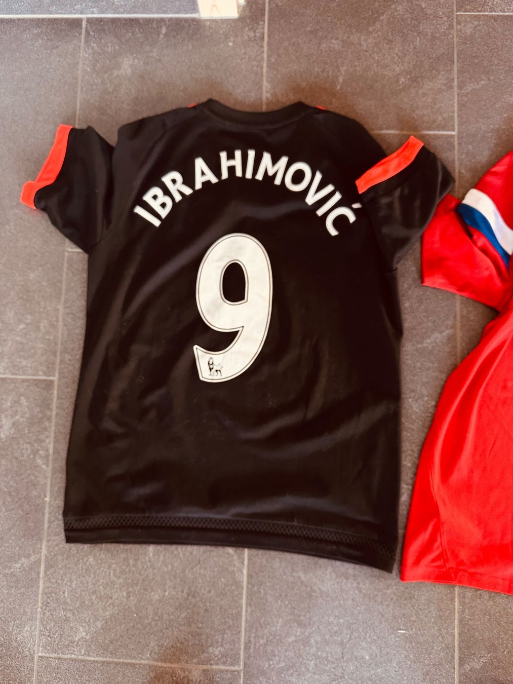 Manchester United Scarpe, pantaloni & magliette da ginnastica: 2  Trikot, Adidas, original – Usato da LAUERZ venduto da sruncheli73 2