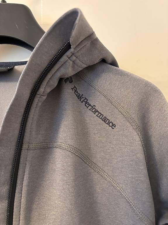 Pullover & Sweatshirts: Peak Performance Pullover XS – Gebraucht aus Zürich von AnnaPech 1