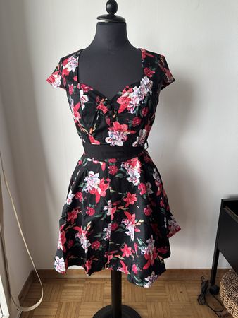 Kleid Hell Bunny Blumenmuster schwarz Grösse S