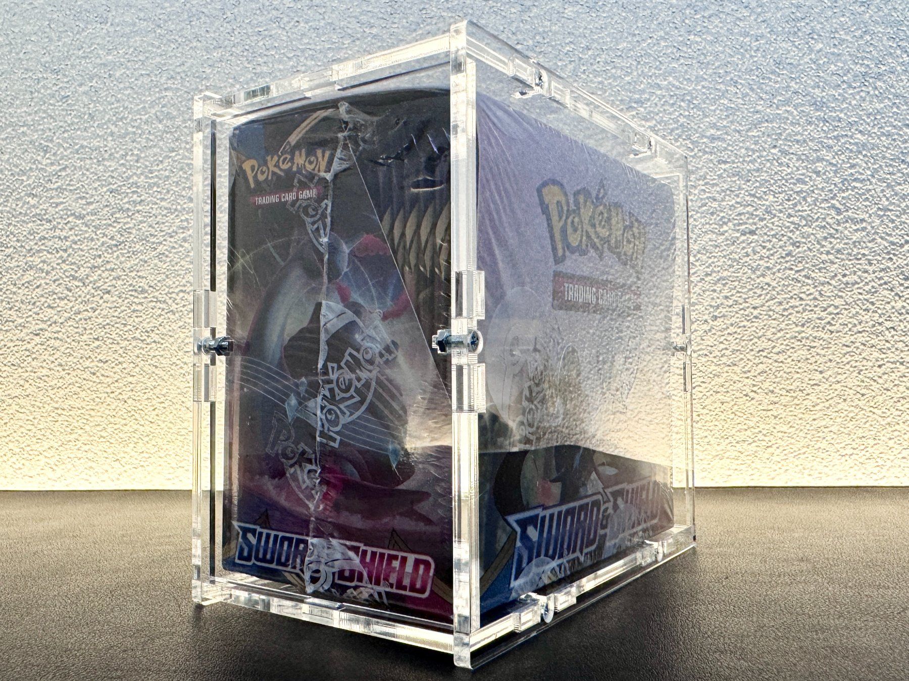 Pokémon Carte collezionabili: Pokémon Sword & Shield Base Display EN OVP + Acrylbox – Nuovo e nell'imballaggio originale da Schlatt TG venduto da catch_up 1