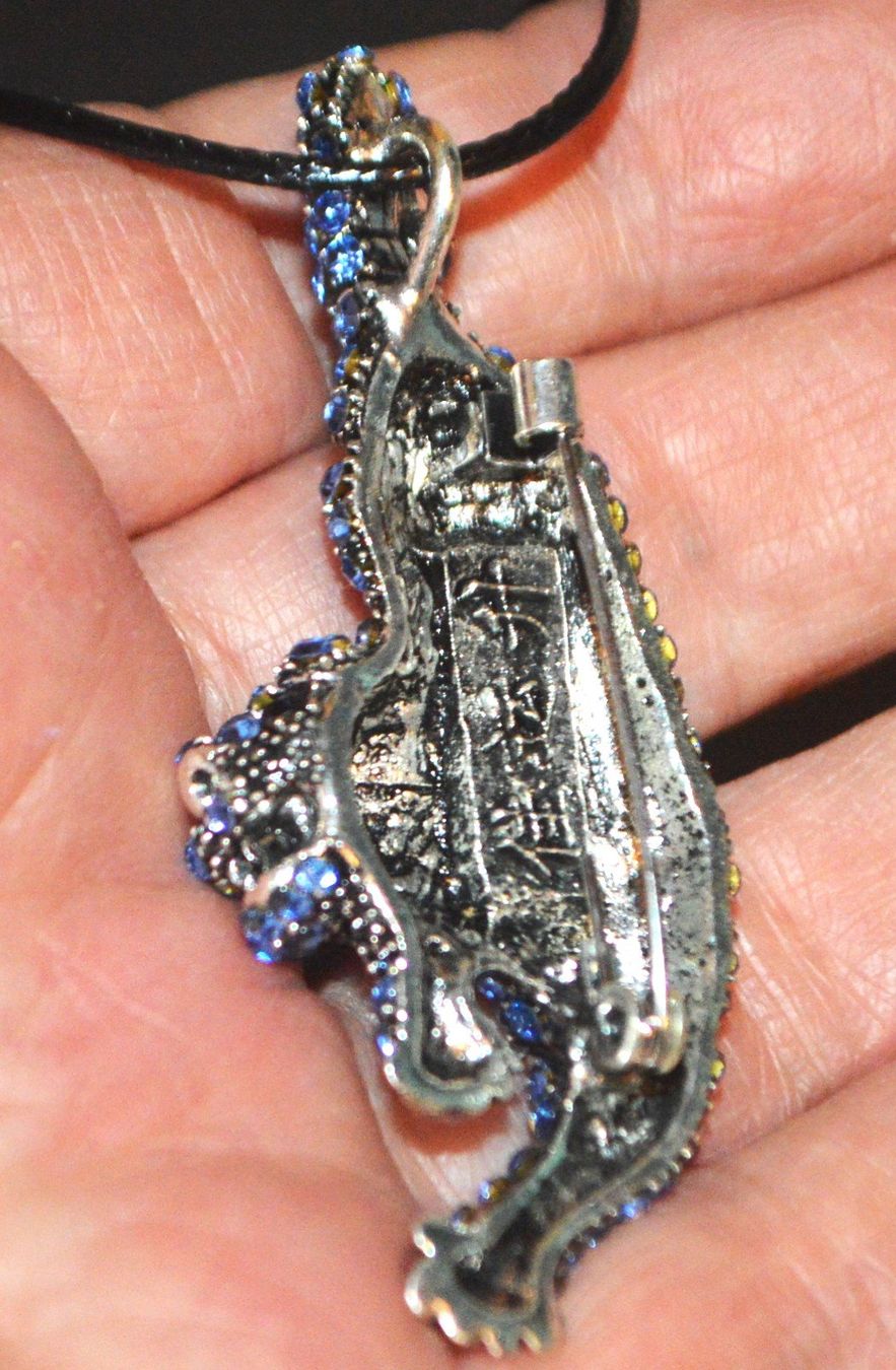 Spille & Fermagli: Brosche oder Halskette K-1424C – Tiger - Emaille & Strass Bl – Nuovo e nell'imballaggio originale da Goldiwil (Thun) venduto da han_v5b7 5