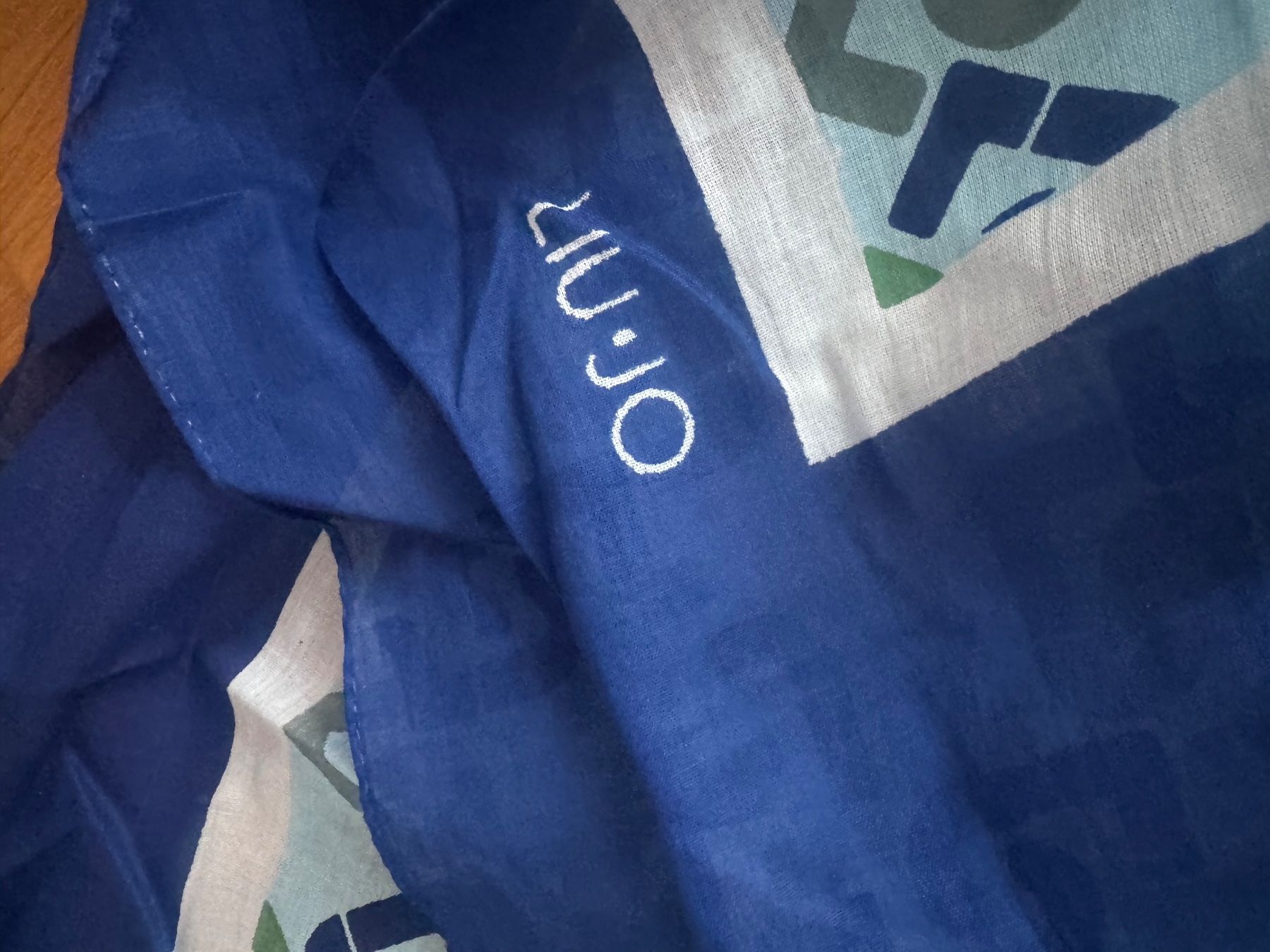 Liu Jo Foulard & Sciarpe: Sarong / pareo Liu Jo neu – Nuovo (secondo la descrizione) da Unterengstringen venduto da Cuz_5555 2