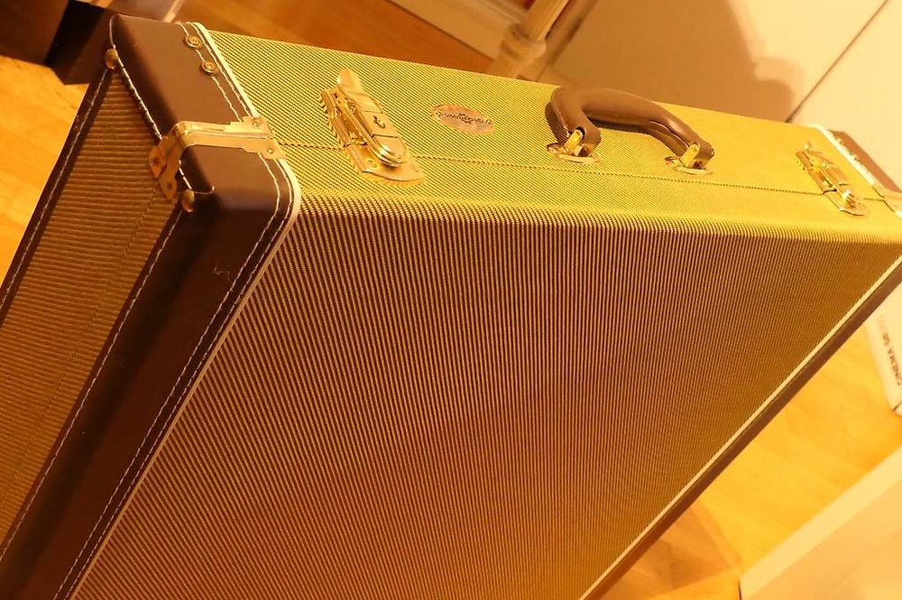 Rack-Case von Gear4music für 6 Gitarren mit Tweed ausgelegt (Gebraucht ...