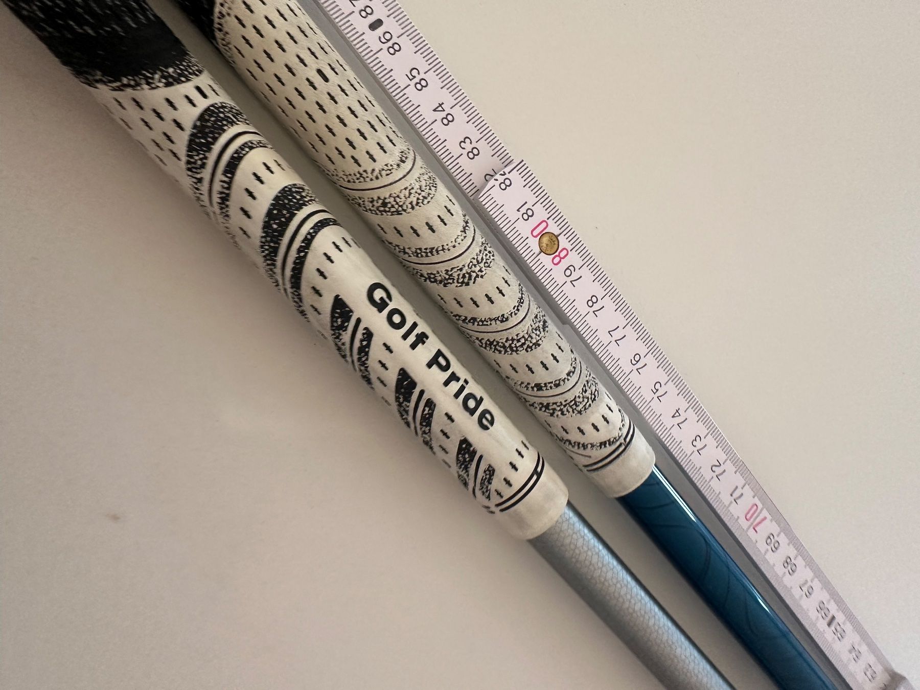 Mazze & Set: Golfschäfte Hybrid - Stiff – Usato da recherswil venduto da Leuenberger_Lohn 1