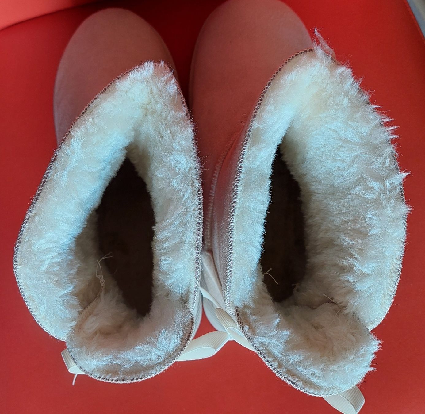 Scarpe da donna: Neue warme hellbeige Boots / Stiefel Gr. 37 mit Schleife – Nuovo (secondo la descrizione) da Oberwil BL venduto da Hunajakakku 4