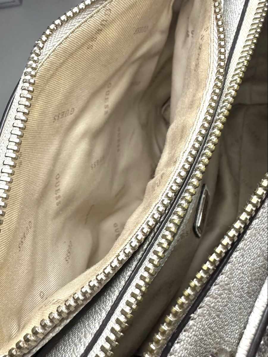 Guess Taschen für Damen: Guess Tasche – Gebraucht aus Uetikon am See von jael_87 5