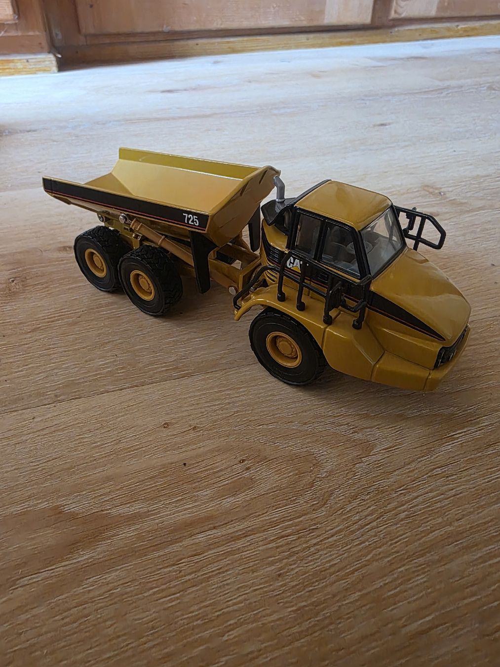 Caterpillar Kit di modellismo & Modellini statici: Caterpillar Dumper 1/50 – Usato da Mosnang venduto da Fischli730