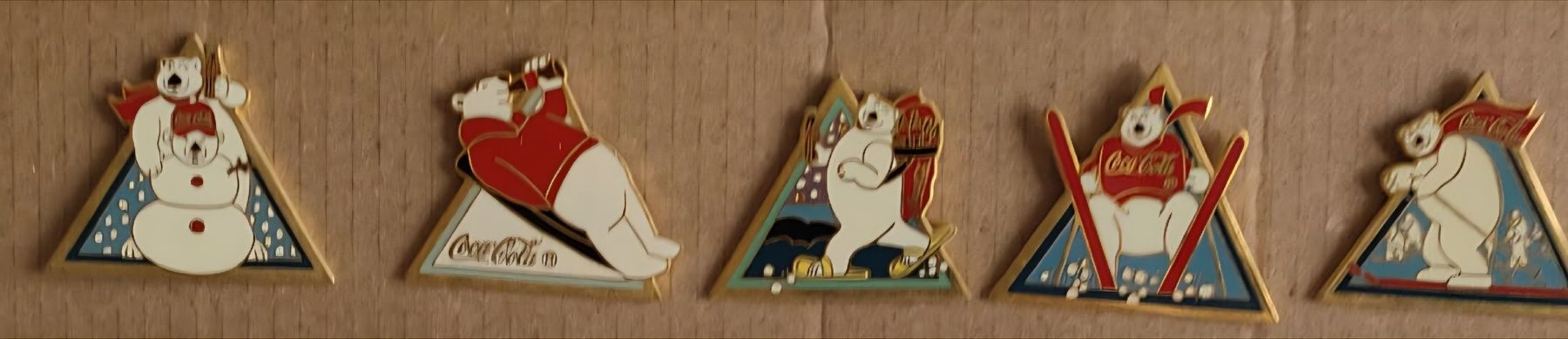 Coca-Cola Plaketten & Abzeichen: Coca Cola Eisbären Pins – Gebraucht aus Luzern von Luzern_Energy