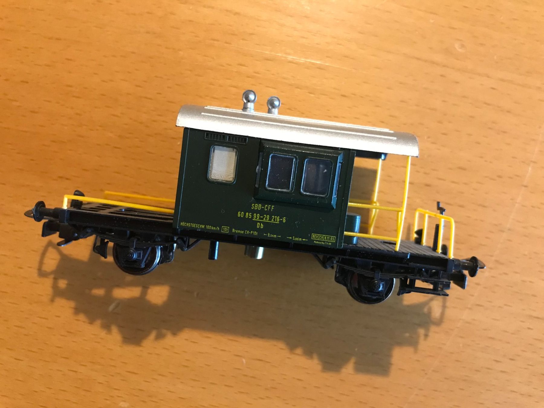 Liliput Modellini di ferrovie: Liliput SBB Zugbegleitwagen Sputnik – Usato da Luzern venduto da mey_s13