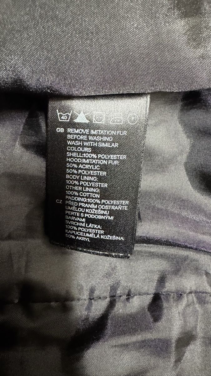H&M Gilet & Giacche senza maniche: Winter Weste mit Kapuze, Grösse 34 – Usato da Köniz venduto da blacksofa 3