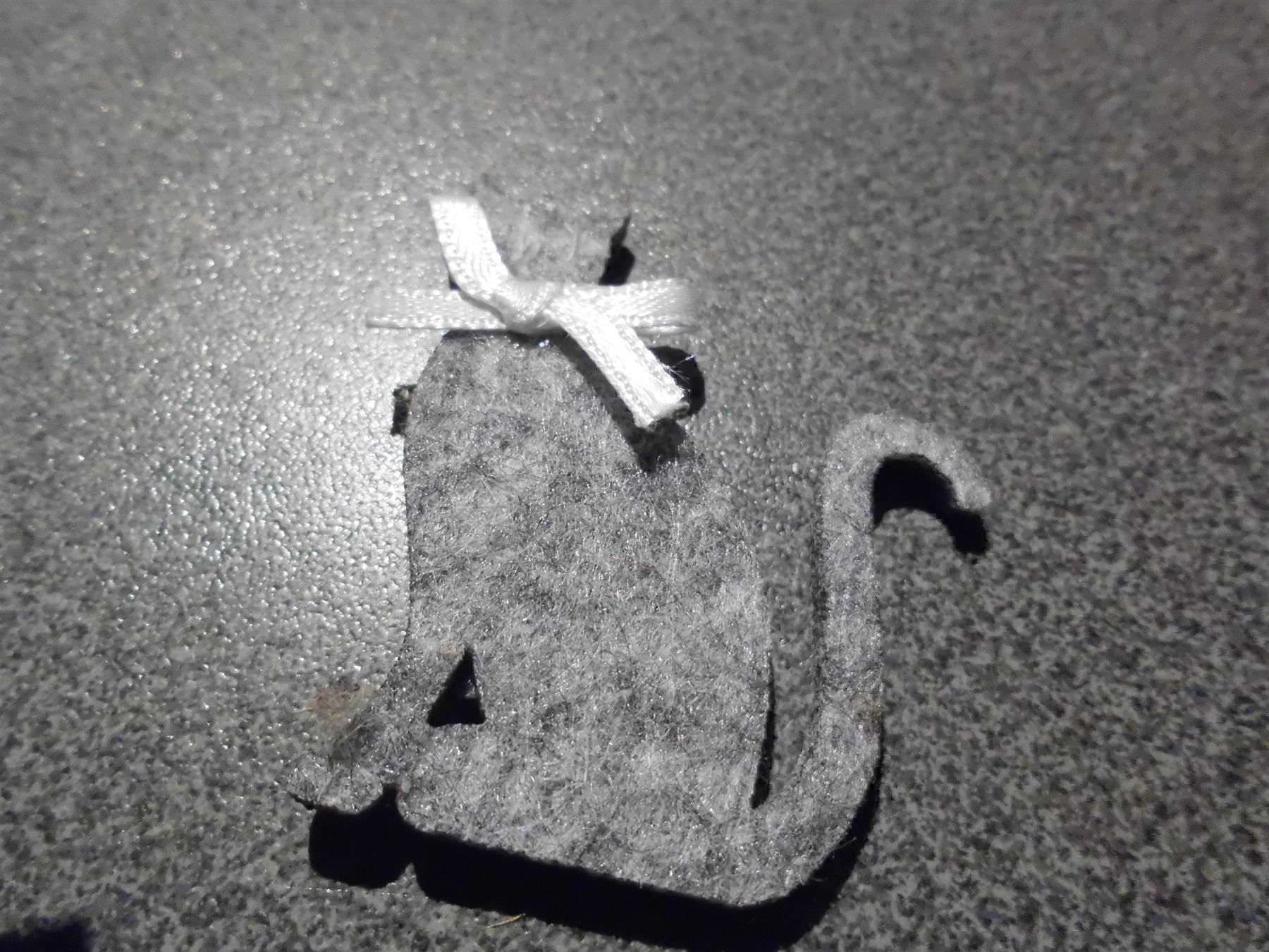 Kit bricolage: Katze Filz, grau – Usato da Zürich venduto da Motzkuh