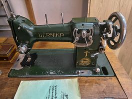 Bernina Nähmaschine mit Schrank Zubehör gebraucht