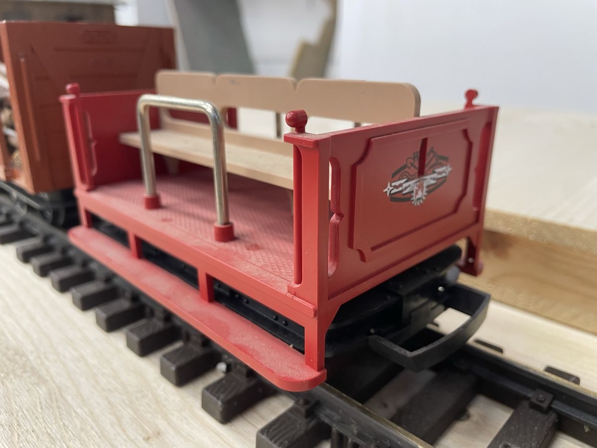 LGB Modelleisenbahnen: 3 x LGB Güterwagen – Gebraucht aus Küssnacht am Rigi von Hluchs 1