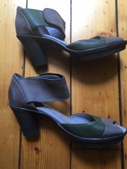 Scarpe da donna: Sandales en cuir Dysfunctional Dysf T38 – Nuovo (secondo la descrizione) da Genève venduto da marygeneva 4