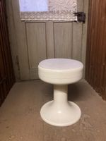 Vintage Tulpenfuss Designer Bad-Hocker weiss