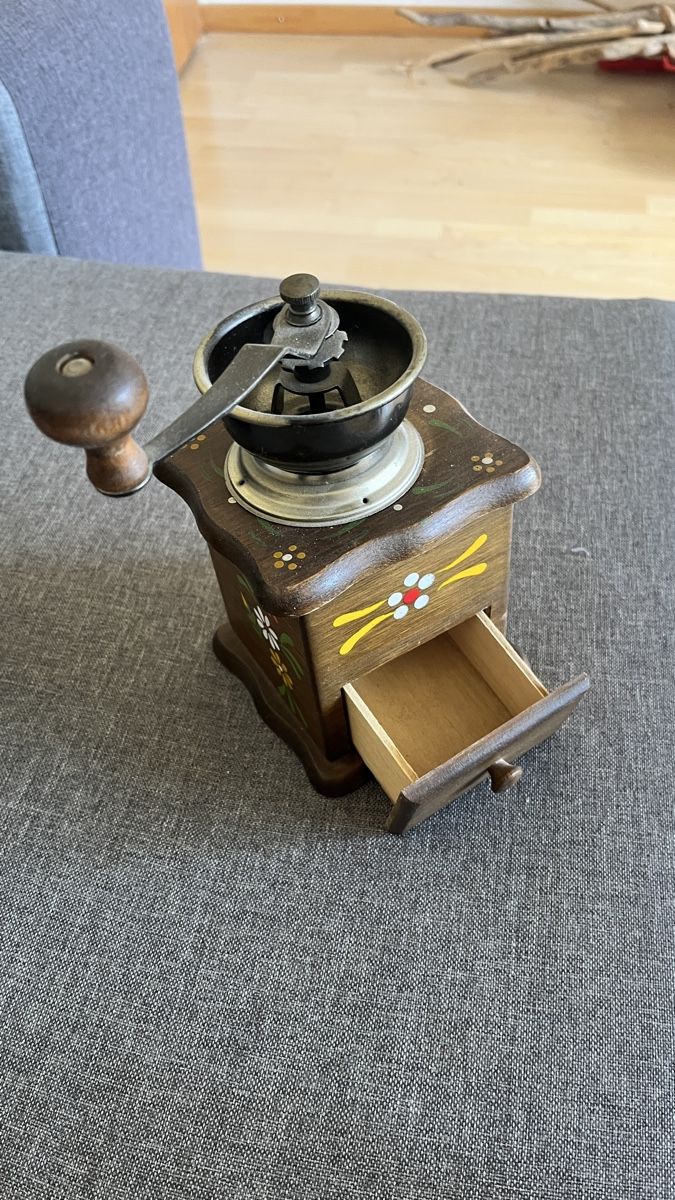 Elettrodomestici da cucina: Vintage Holz Kaffee Mühle Handgemalt  – Difettoso da Bibern SO venduto da Alpmann13 1