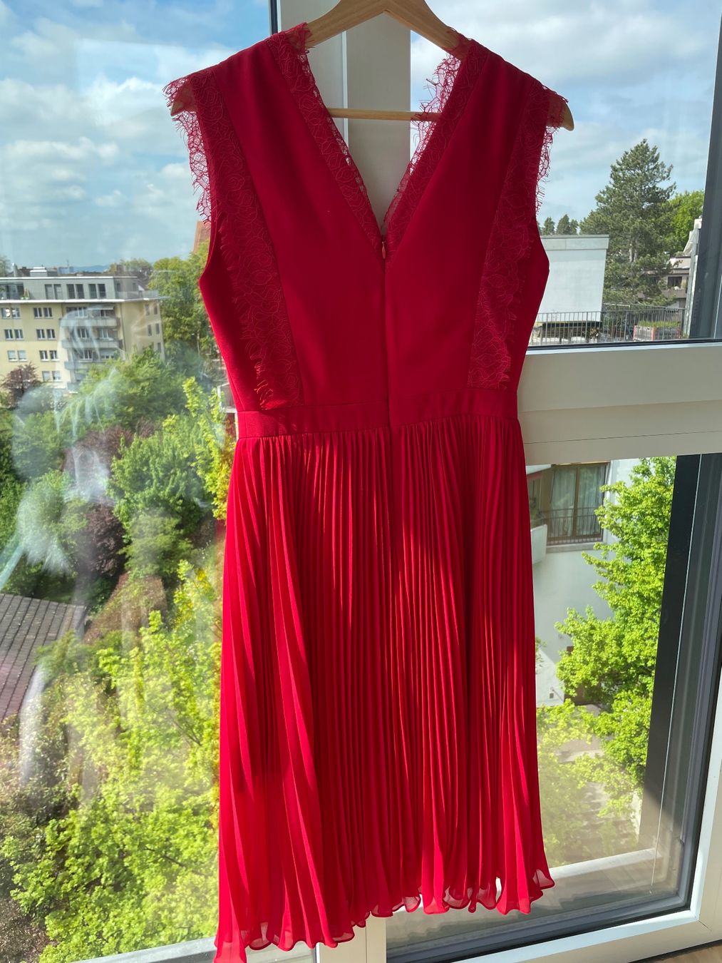 Kleider: rotes Sommerkleid von Three Floor – Gebraucht aus Zollikon von pitpat02 2