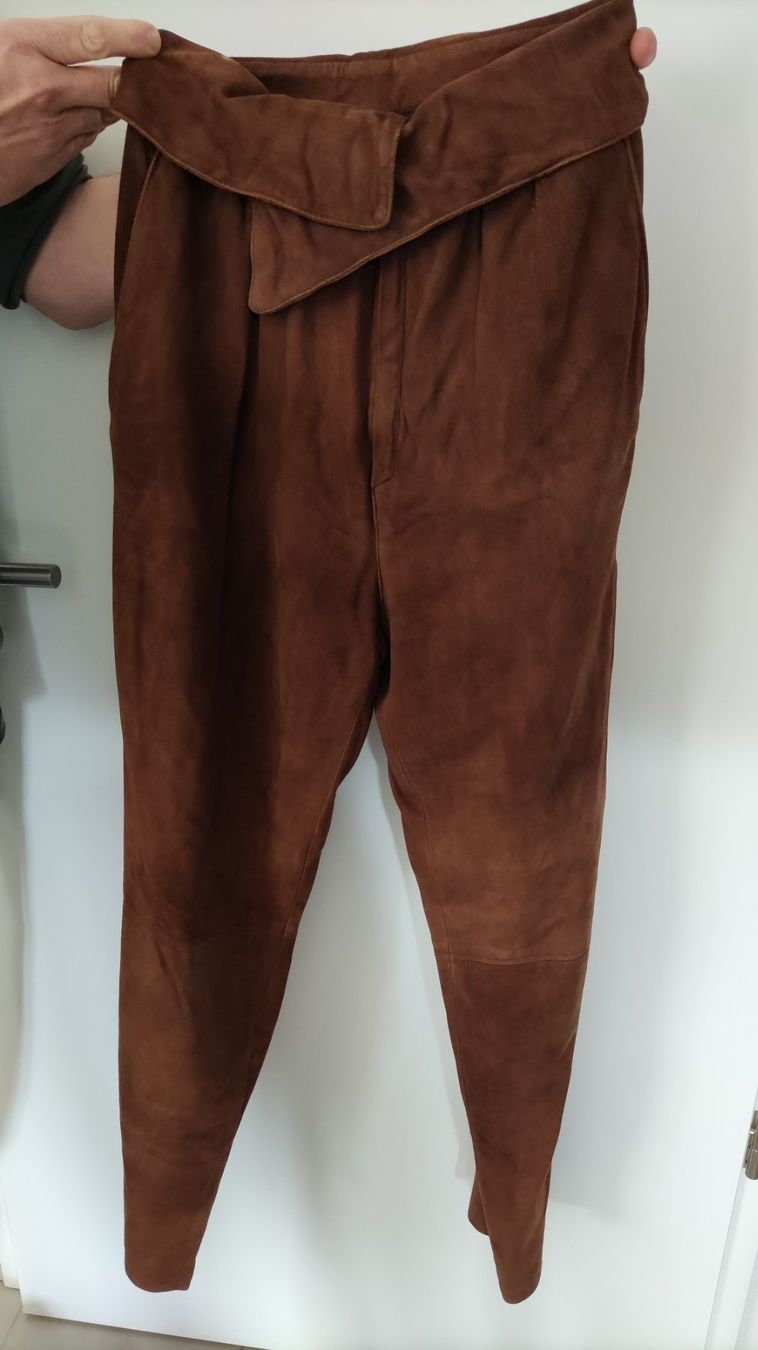 Pantaloni: Pantalon en daim vintage – Usato da Orbe venduto da ecilea 1