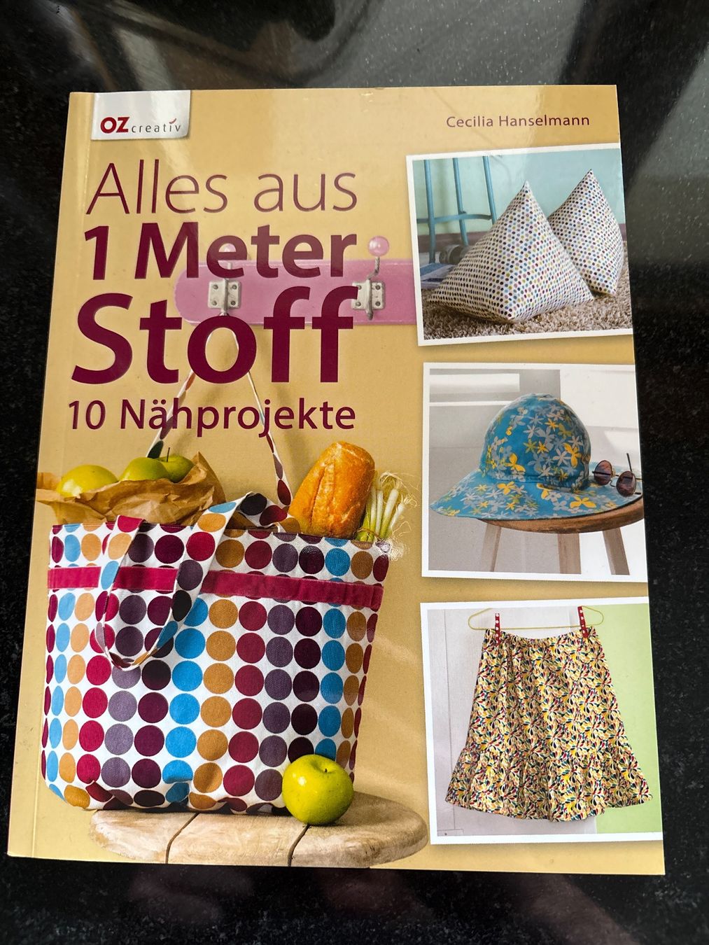 Libri: Nähbuch: Alles aus 1 Meter Stoff – Usato da Kriessern venduto da Wauwau02