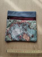 Handgemachte Clutch mit Weltkarte Muster, Unikat!